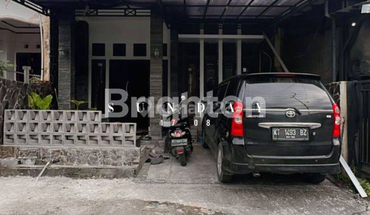 RUMAH 3 LANTAI FULLFURNISH TENGAH KOTA BERNUANSA MINIMALIS ELEGAN LOKASI DALAM PERUMAHAN REGENCY AMAN NYAMAN HARGA NEGO 2