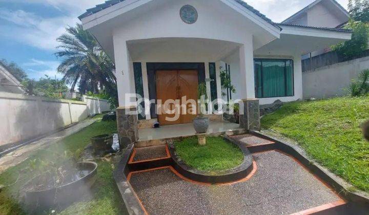 RUMAH BESAR DENGAN HALAMAN YANG CUKUP LUAS LOKASI TENGAH KOTA DALAM PERUMAHAN BLUE SAPHIRE AMAN NYAMAN HARGA NEGO 1