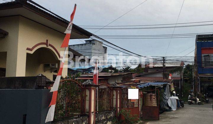 DI  RUMAH BESERTA SISA TANAH LUAS LOKASI TENGAH KOTA JL. BEJE² DALAM AMAN NYAMAN HARGA NEGO 2