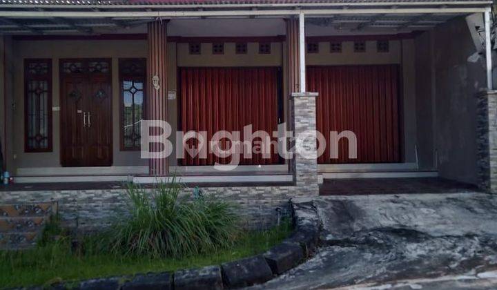 DIJUAL RUMAH TENGAH KOTA BERNUANSA MINIMALIS LOKASI DALAM PERUMAHAN REGENCY AMAN NYAMAN HARGA NEGO 1