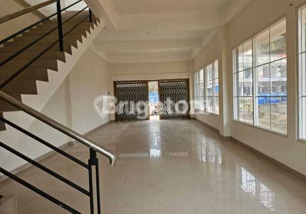 For Rent Shop House Ready to Occupy Location Km 8 Busy Area 2