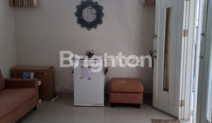 DIJUAL RUMAH RUMAH 2 LANTAI TENGAH KOTA BERNUANSA MINIMALIS LOKASI DALAM PERUMAHAN REGENCY AMAN NYAMAN HARGA NEGO 2