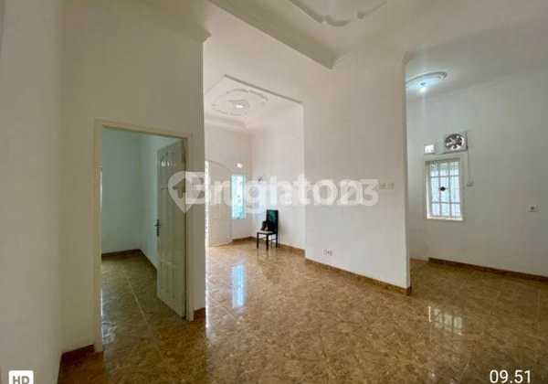 For Sale Beautiful Minimalist City Center House Located in Sepinggan Pratama Estate, Safe and Comfortable, Negotiable Price. 2