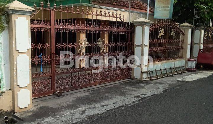 DIJUAL RUMAH BESAR LOKASI DALAM KOTA SRAGEN AMAN NYAMAN HARGA NEGO 2