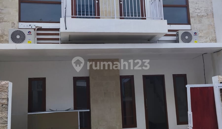 Rumah, SHM, di Renon,