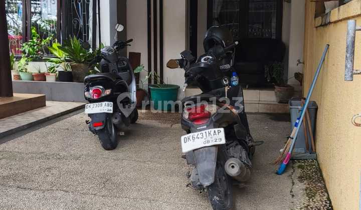 2-Storey House on Tukad Sungi Street Near Culinary Complex and Office Area 2