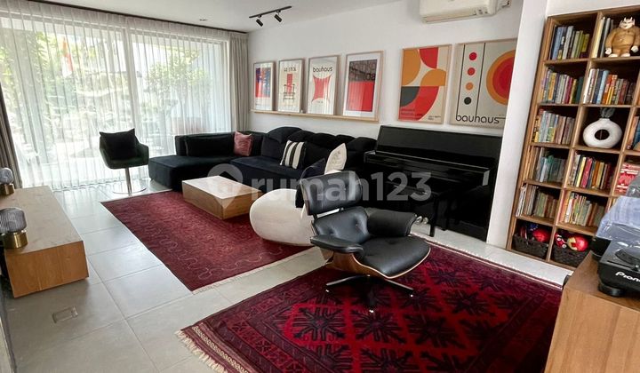 Rumah Bagus Di Veteran Bintaro Jakarta Selatan