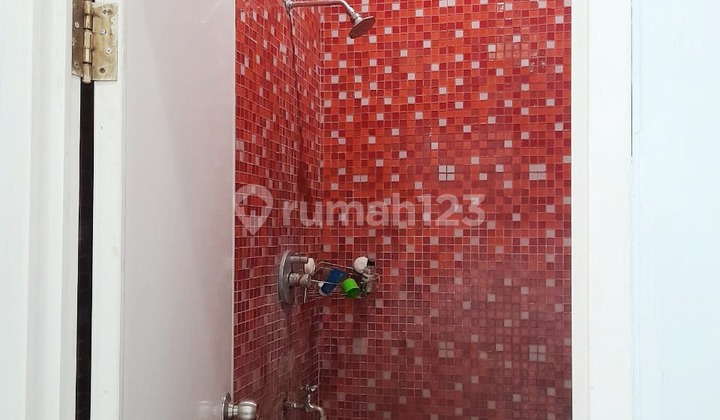 For Quick Sale: House within a cluster in Graha Raya 2