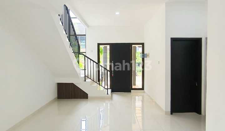 For Quick Sale: House within a cluster in Bintaro Jaya 9.