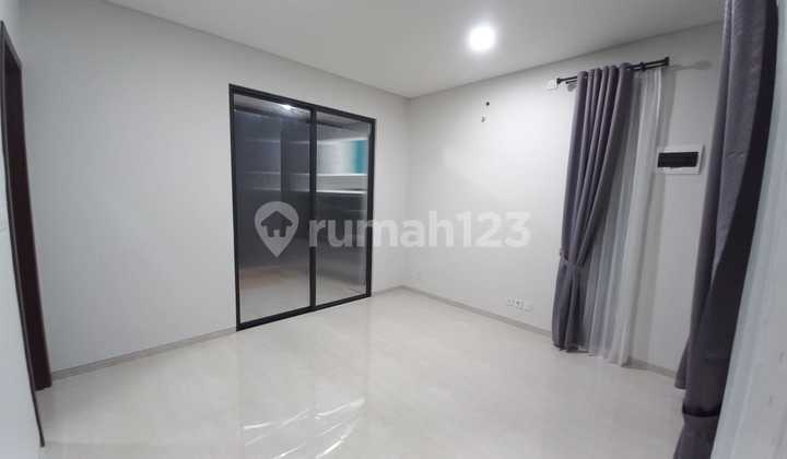 Nice House, Hook Position in Bintaro Jaya 9