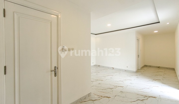 house in exclusive cluster sector 9