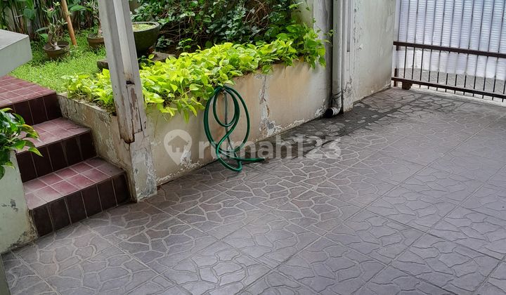 Nice House In East Cucur Bintaro Sector 4 South Tangerang