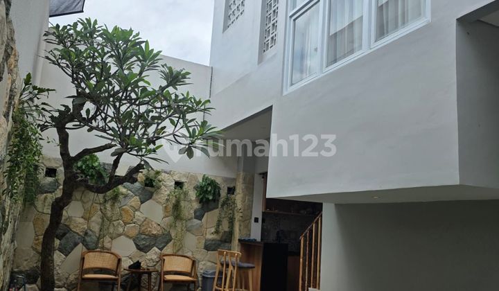 Villa dijual dengan desain elegan dan material premium - UNGASAN, BALI Villa dijual dengan desain elegan dan material premium - UNGASAN, BALI