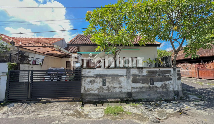 RUMAH FURNISHED SIAP HUNI DI DENPASAR BARAT – SHM & IMB LENGKAP 1