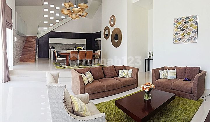 Villa Modern Tropis Multi-Level Dekat Pantai Balangan