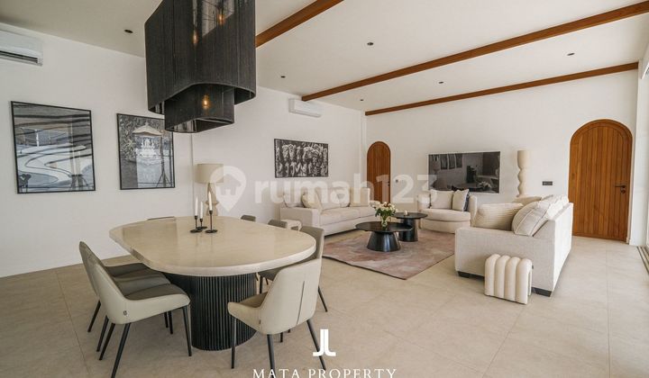Villa Mewah 4 Kamar Tidur di Sanur - Lokasi Premium Dekat Pantai