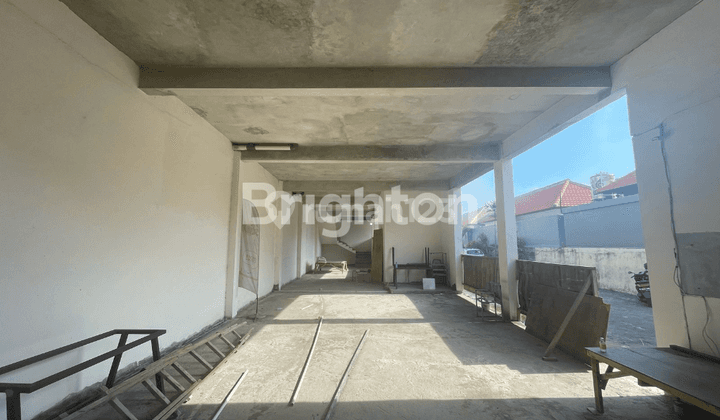 RESTORAN + KANTOR — PETITENGET 2