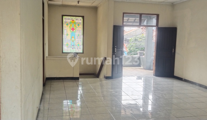 Rumah Ruang Usaha Mainroad Antapani Kota Bandung 2
