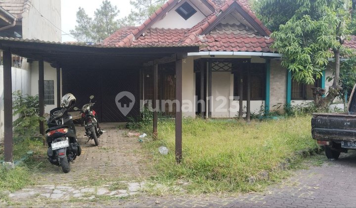 Rumah di Bougenville Antapani Kota Bandung