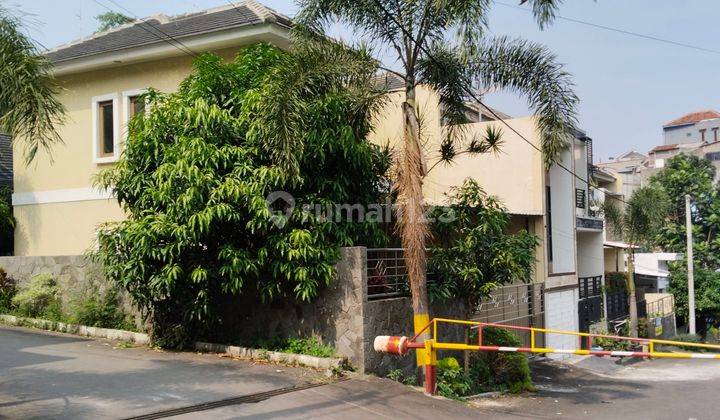 Rumah Megah Di Dalam Cluster Nyaman Aman Kota Bandung 1