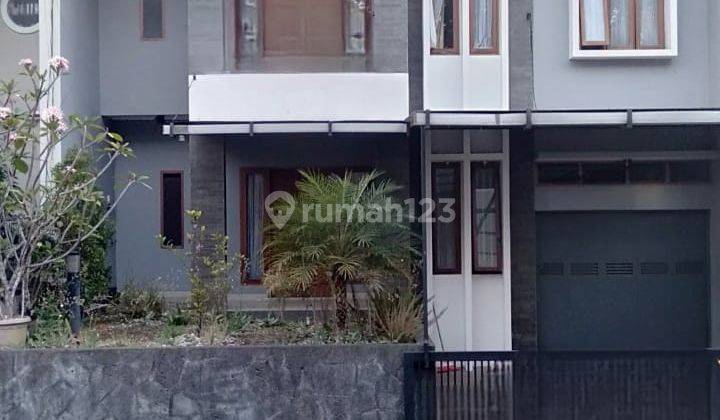 Disewakan Rumah Mewah Siap Huni di Setraduta Cemara Bandung 2