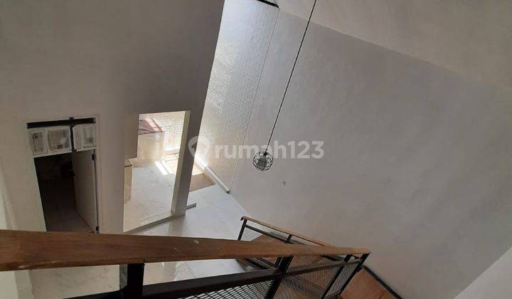 Dijual Rumah Terawat Nyaman Siap Huni Lokasi Bagus di Cikutra Bandung 2