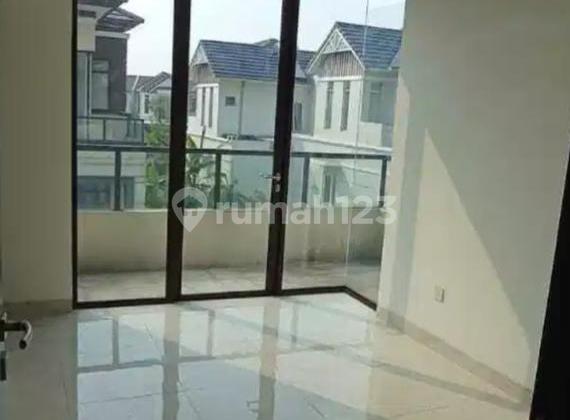 Termurah Disewakan Rumah 2 lantai posisi hook sudah ada ACnya 2