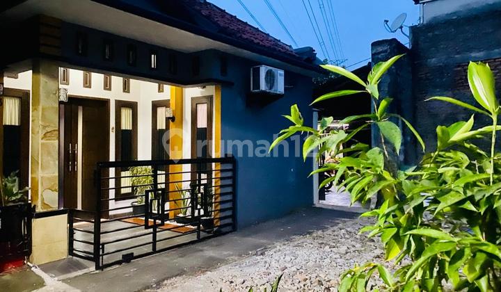 Selling a house in the Andara area near Green Andara, Depok. 2