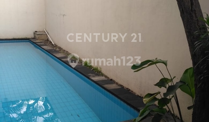 Rumah Disewakan Di Kemang Jakarta  Dekat Sekolah International. 2