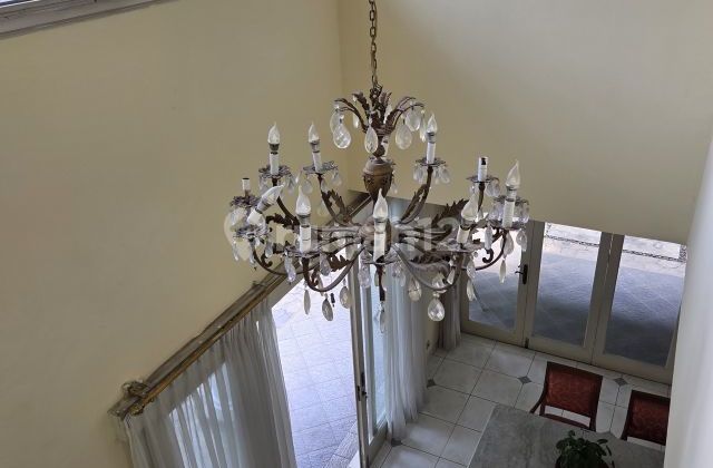 Dijual Rumah Gaya Classic Di Cilandak Dekat CITOS.