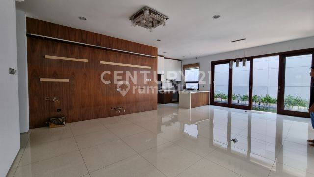 Rumah Disewakan Di Area Pondok Indah Dekat PIM 1. 1