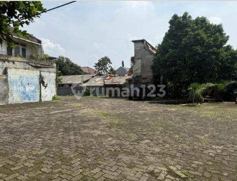 For sale: Land and office building in Pejaten, South Jakarta area For sale: Land and office building in Pejaten, South Jakarta area