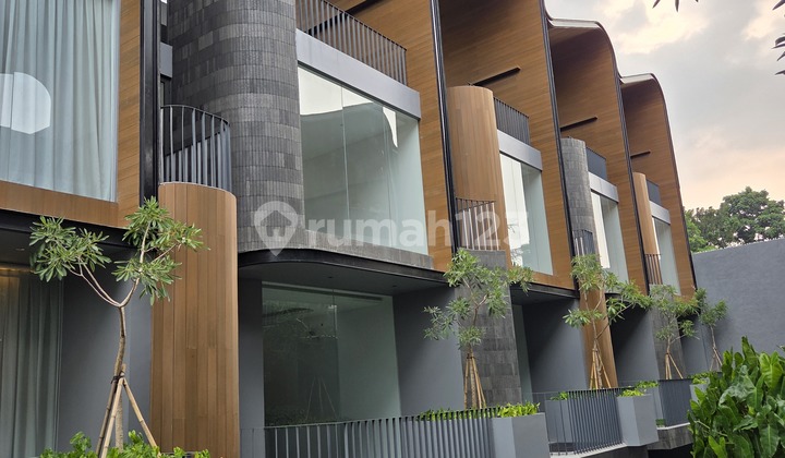 For rent modern house in prime location of Kemang For rent modern house in prime location of Kemang
