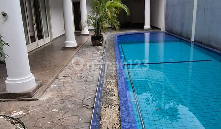 Dijual Rumah Gaya Classic Di Cilandak Dekat CITOS. 2