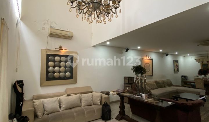 Dijual rumah Taman Brawijaya Jl. Prapanca yang siap huni,rapi dan tersedia kolam renang Dijual rumah Taman Brawijaya Jl. Prapanca yang siap huni,rapi dan tersedia kolam renang