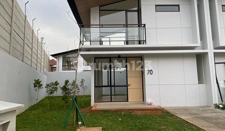 Disewakan Rumah Baru Posisi Hoek Di Cendana Marq East , Lippo Karawaci - Tangerang Disewakan Rumah Baru Posisi Hoek Di Cendana Marq East , Lippo Karawaci - Tangerang