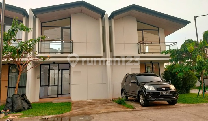 Dijual Rumah Siap Huni Di Cendana Clov'r Di Lippo Karawaci , Tangerang