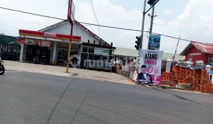For Rent Commercial Building and Land on the side of Bogor main road
