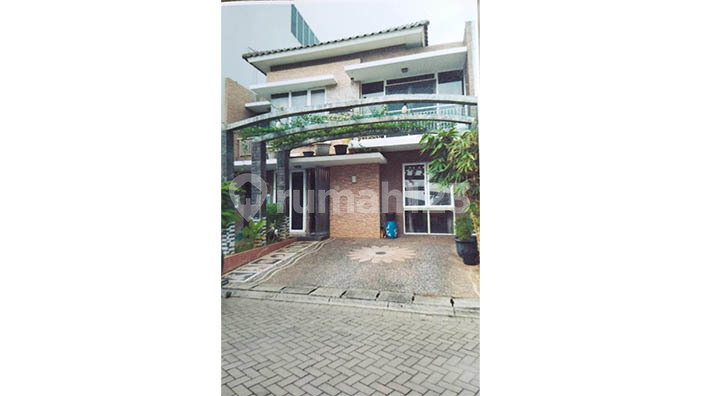 Rumah 2 Lantai Furnish di Green Court Cengkareng 2