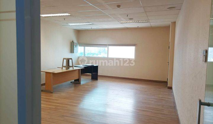 Office Space Di Springhill Office Tower, Kemayoran 1