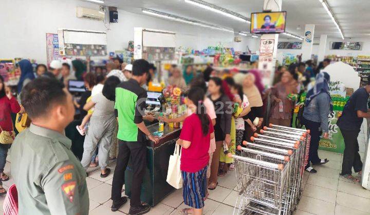  Supermarket Dan Apotek  Jl Tipar Cakung, Semper Barat 2