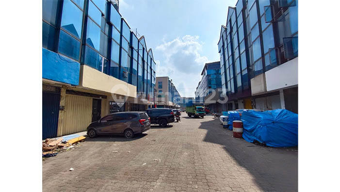 3.5-Story Shop House in Arcadia, Batu Ceper, Tangerang 2