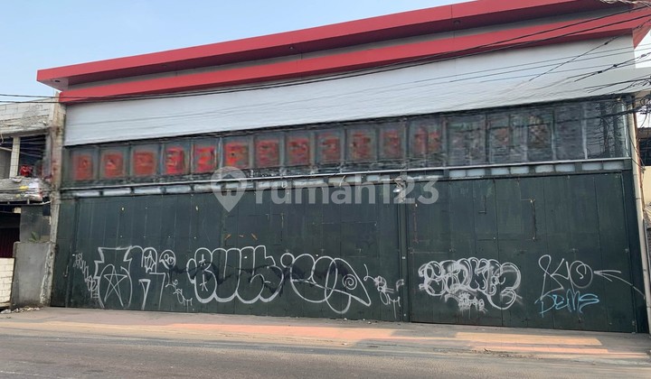 Showroom Husein Sastra Negara, Jurumudi, Benda, Luas 2.500M2