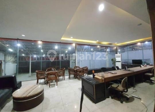 For Rent Showroom Husein Sastra Negara - Juru Mudi Benda