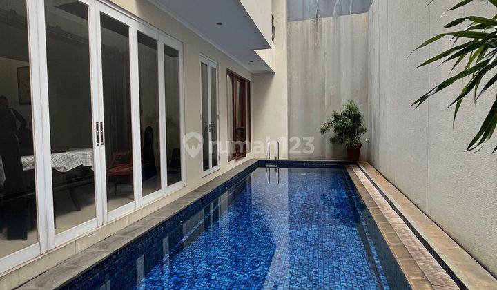  Rumah  Semi Furnished Di mega kuningan 2