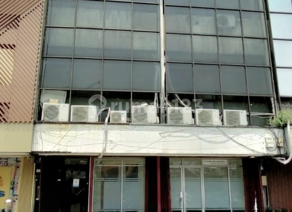 Ruko gandeng 4 depan belakang 2 muka, Gajah Mada, Jakarta Pusat