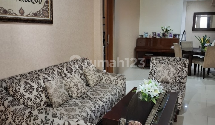Rumah jual  SHM Pondok Indah, Jakarta Selatan