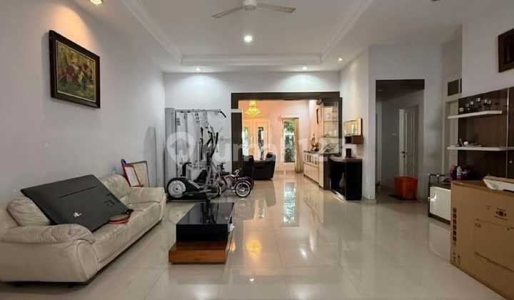 Rumah Bagus SHM Kemang, Jakarta Selatan