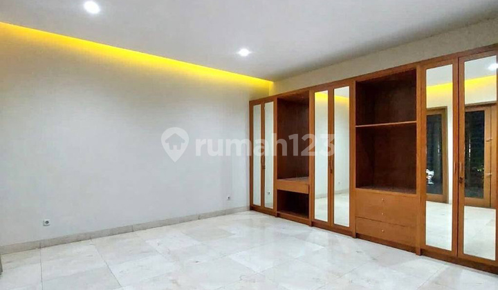 Rumah Bagus Semi Furnished Menteng, Jakarta Pusat