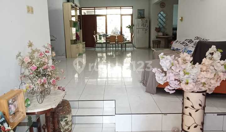 Rumah Nyaman Di Taman Holis Indah